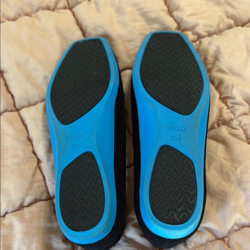 Black and Blue Slip-On Flats with Knit Upper - Picture 4 of 5